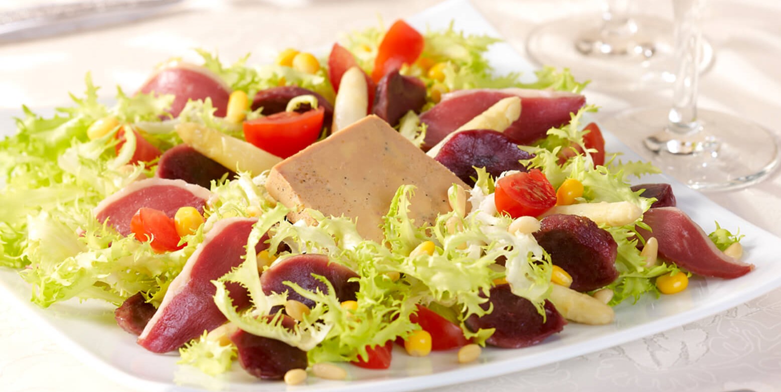 ASSIETTE LANDAISE Foie gras de canard entier, magret séché et gésiers confits